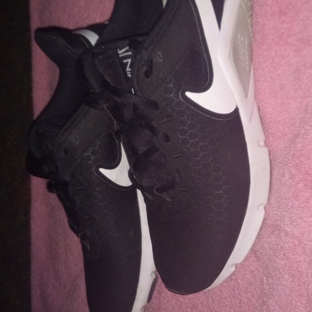 Shoes - Picture 1 of 2